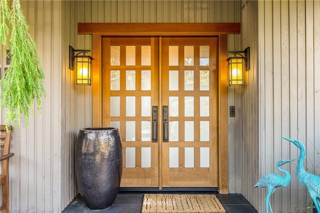 4910 23rd Avenue West Everett, WA 98203 - Photo 7 of 40 a view of front door