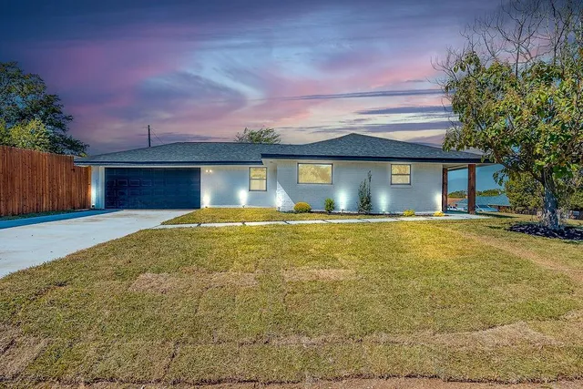 a front view of house with yard