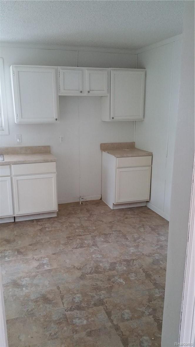 9188 Devonshire Road Detroit, MI 48224 - Photo 2 of 11 Devonshire Kitchen 2.jpg