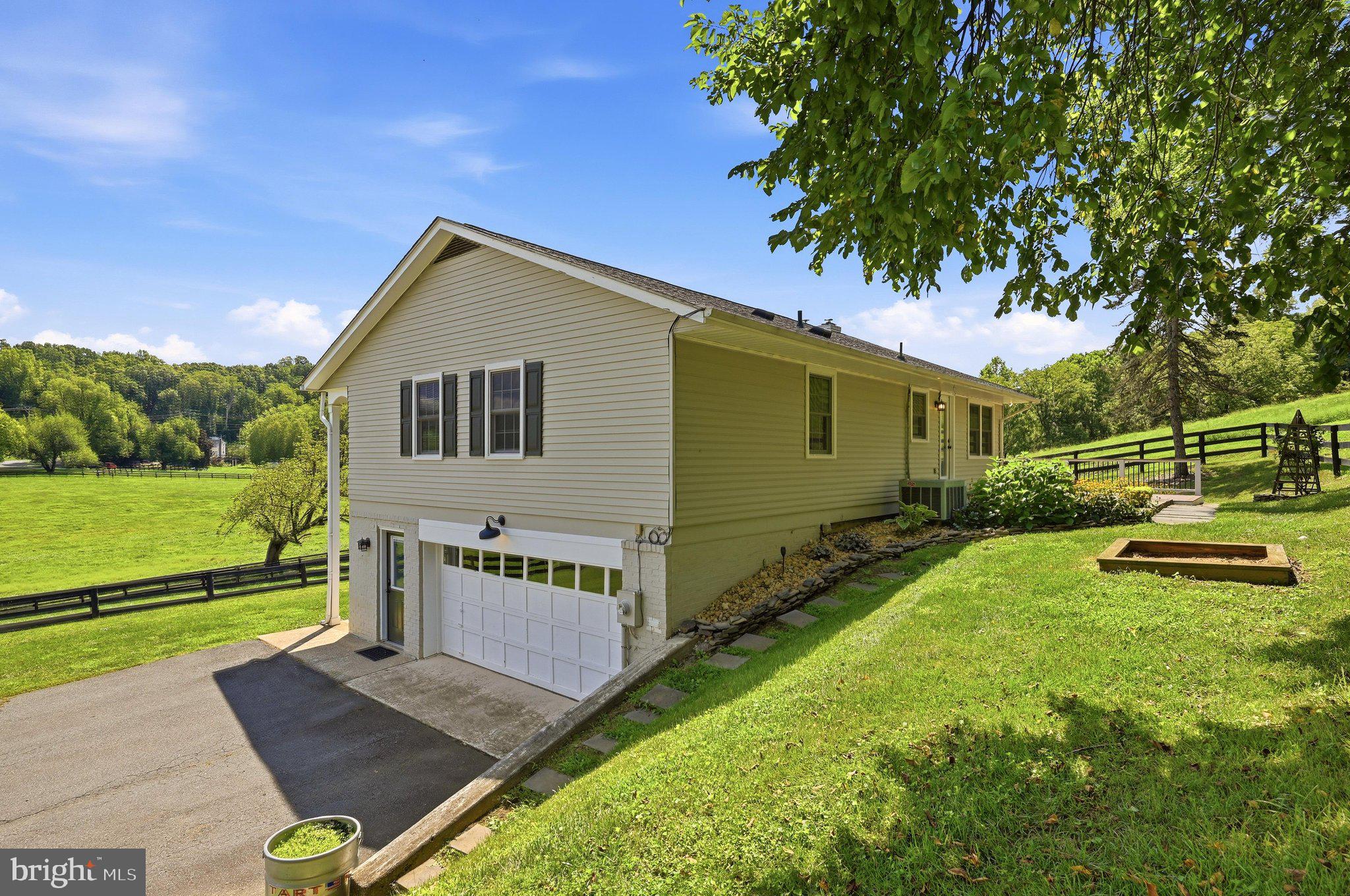 18459 Harmony Church Road Hamilton, VA 20158 - Photo 45 of 80 Garage