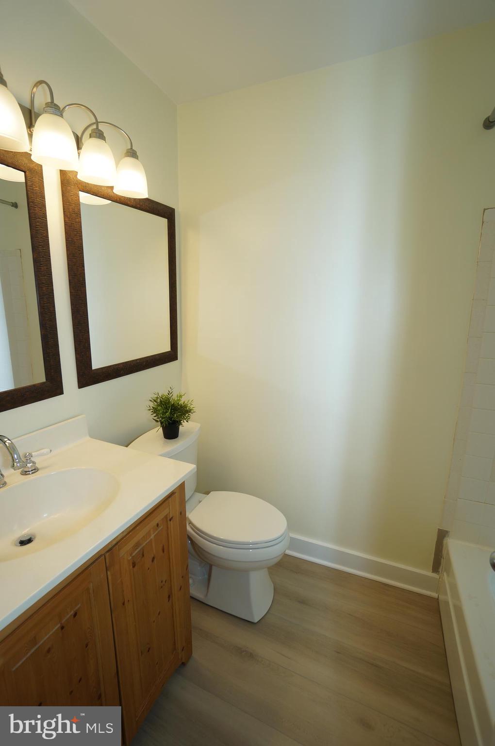 10551 Twin Rivers Road, Unit E1 Columbia, MD 21044 - Photo 16 of 22 Updated Bathroom