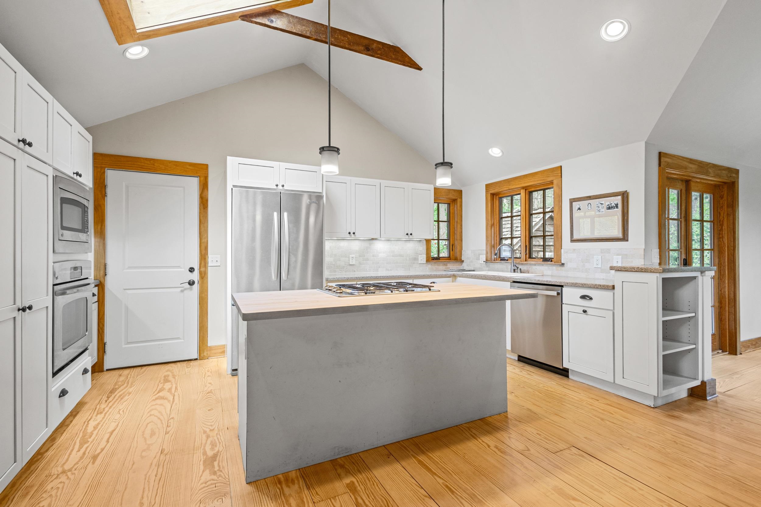 3400 Tally Ho Lane Madison, WI 53705 - Photo 5 of 69