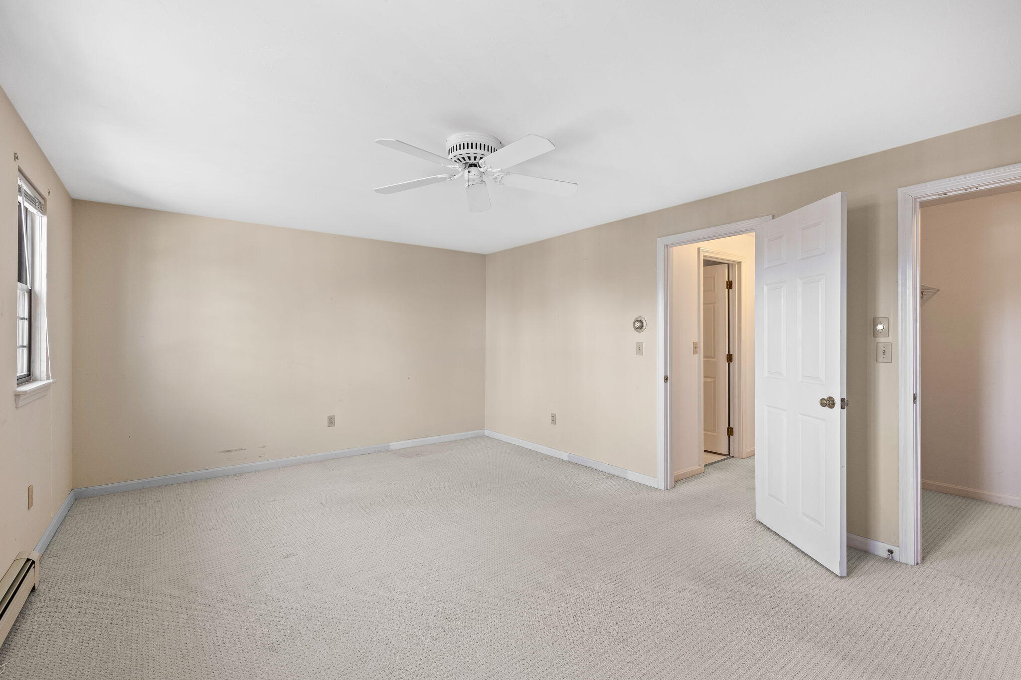 33 West Road, Unit 1B Orleans, MA 02653 - Photo 13 of 28 a view of an empty room with a window
