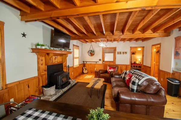 $2,200 | 328 Sharp Top Circle, Blairsville, GA 30512