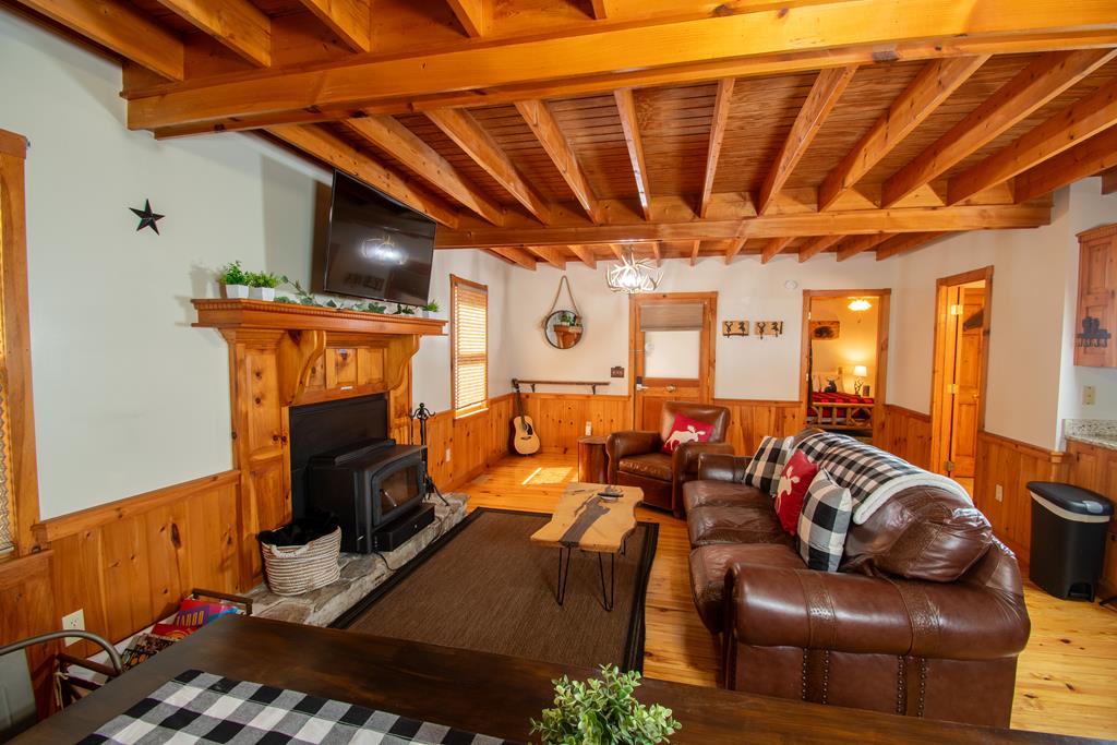 328 Sharp Top Circle Blairsville, GA 30512 - Photo 18 of 41