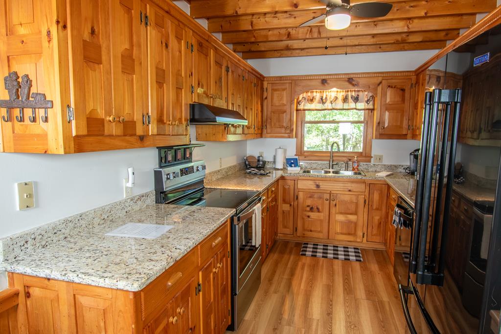 328 Sharp Top Circle Blairsville, GA 30512 - Photo 20 of 41