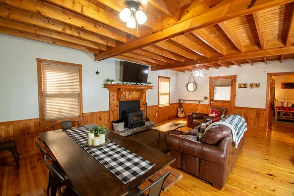 $2,200 | 328 Sharp Top Circle, Blairsville, GA 30512