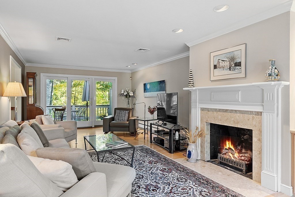 13 South Meadow Ridge, Unit 13 Concord, MA 01742 - Photo 5 of 41 Gallery Image 5