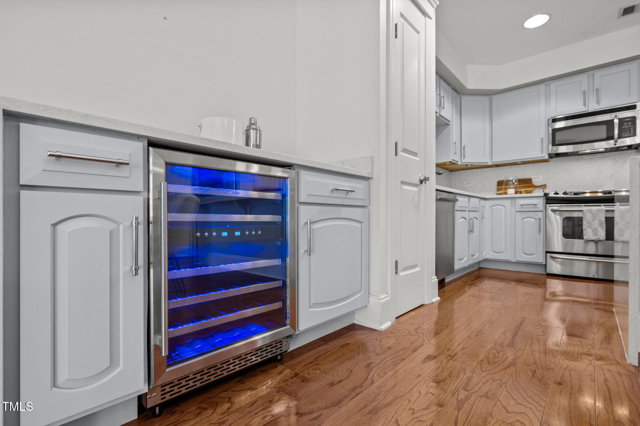 222 Glenwood Avenue, Unit 313 Raleigh, NC 27603 - Photo 11 of 51 14-web-or-mls-5Z8A2095