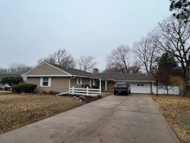 $185,000 | 135 Redbud Drive, Winfield, KS 67156