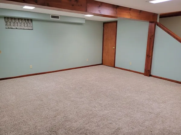 $185,000 | 135 Redbud Drive, Winfield, KS 67156