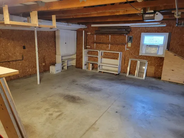 $185,000 | 135 Redbud Drive, Winfield, KS 67156