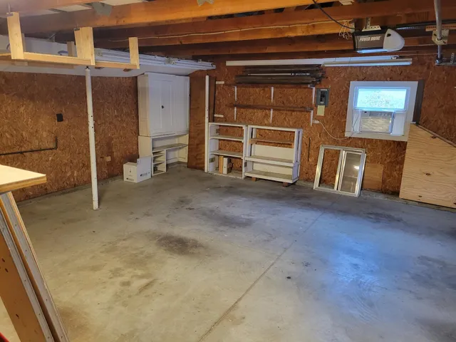 $185,000 | 135 Redbud Drive, Winfield, KS 67156