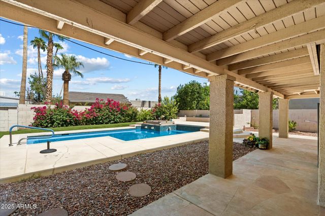 a view of outdoor space