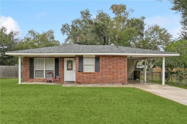 $185,500 | 3835 Arrowhead Drive, Slidell, LA 70458