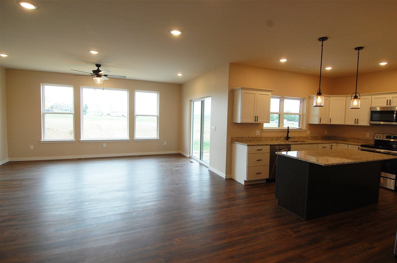 107 Cherry Lane Riverside, IA 52327 - Photo 4 of 26 Gallery Image 4