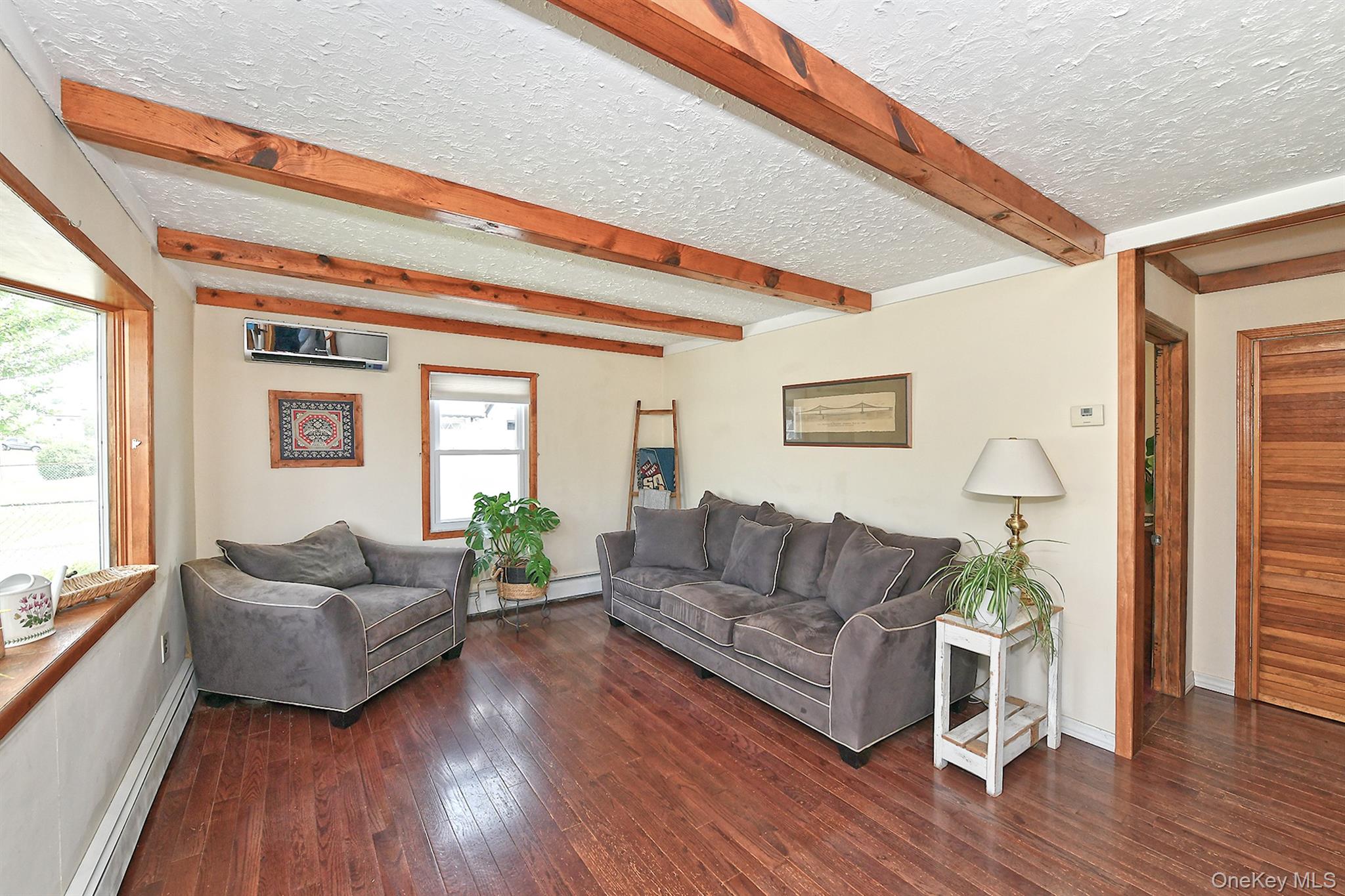 35 Ranch Lane Levittown, NY 11756 - Photo 8 of 38