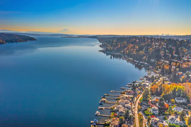 $1,000,000 | 15531 Lake Shore Boulevard, Lake Forest Park, WA 98155
