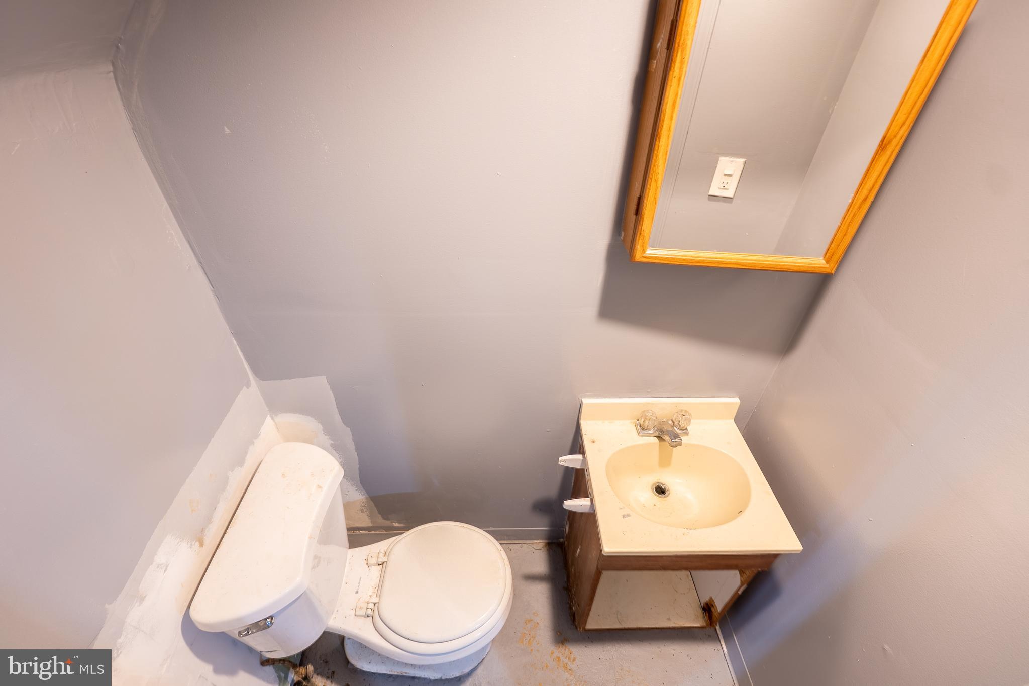 7023 Clover Lane Upper Darby, PA 19082 - Photo 9 of 21