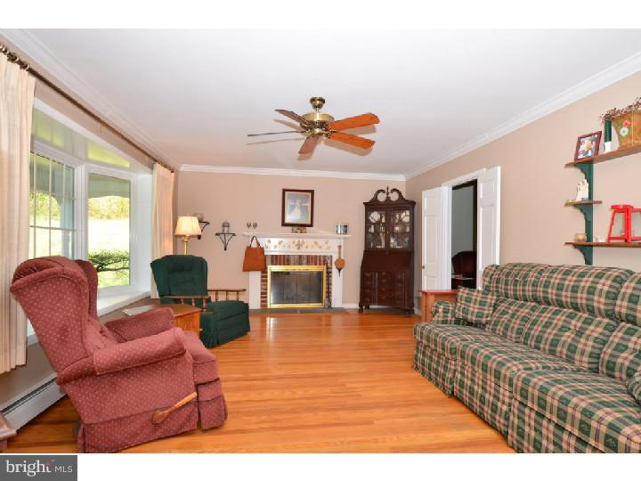 1052 Waterloo Road Berwyn, PA 19312 - Photo 6 of 25 Living Room
