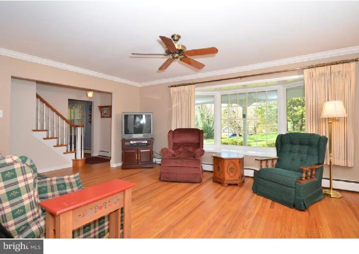 1052 Waterloo Road Berwyn, PA 19312 - Photo 7 of 25 Living Room