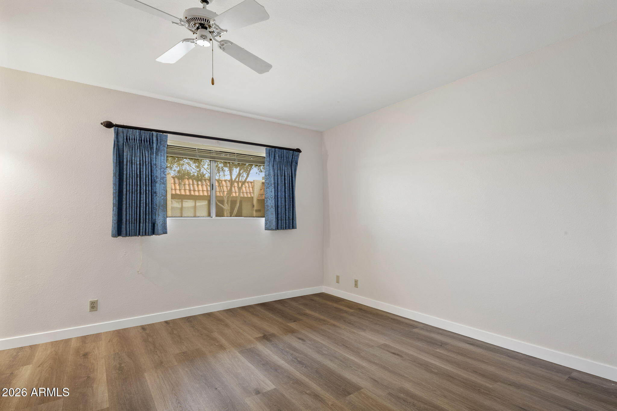 1320 East Bethany Home Road, Unit 77 Phoenix, AZ 85014 - Photo 13 of 26 Master bedroom