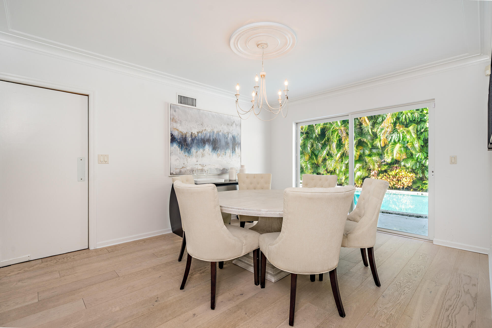 209 List Road Palm Beach, FL 33480 - Photo 5 of 20 low-8