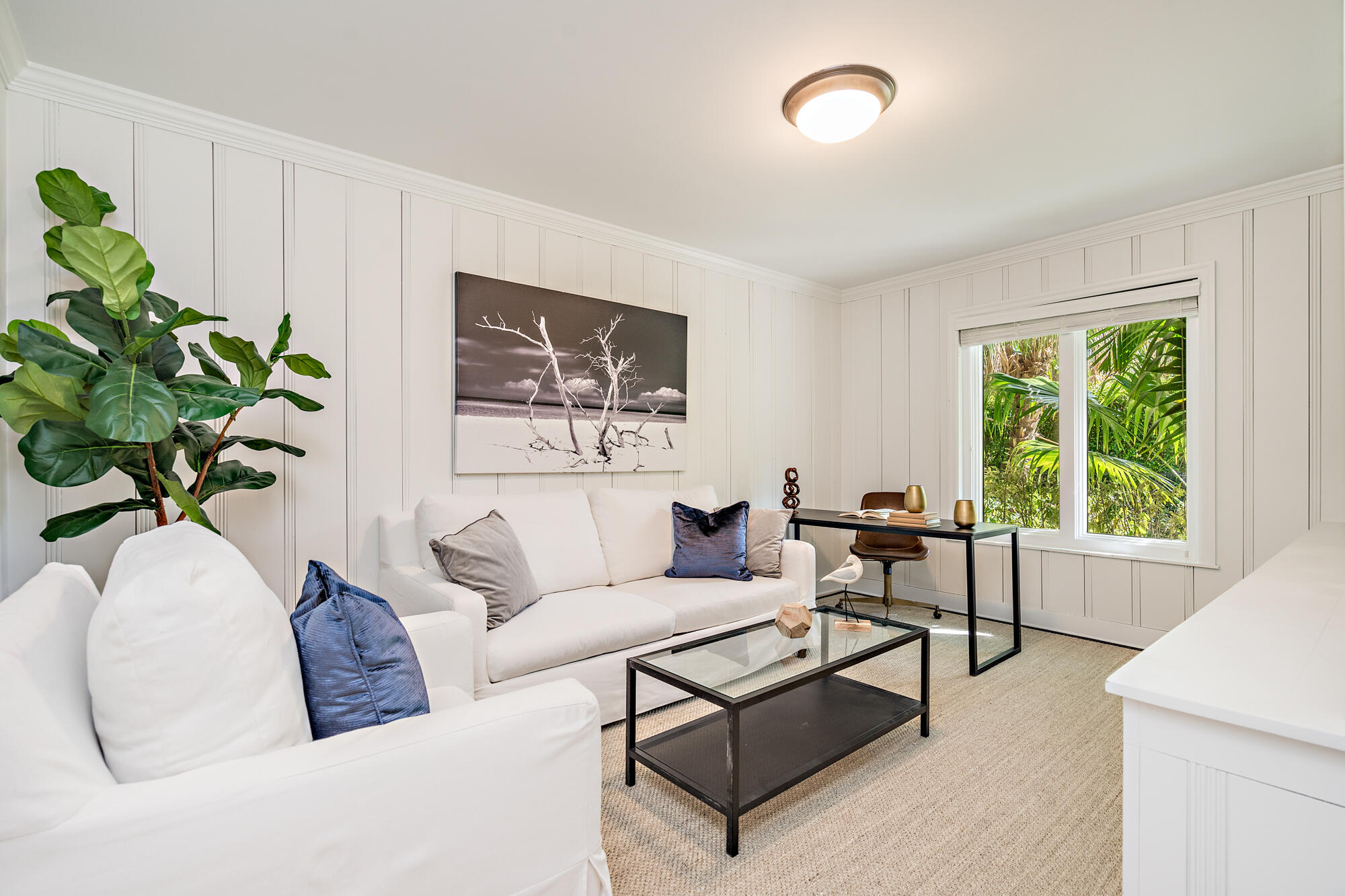 209 List Road Palm Beach, FL 33480 - Photo 7 of 20 low-13