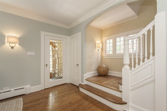393 Sunset Road Winnetka, IL 60093 - Photo 2 of 15 a living room with furniture and a window