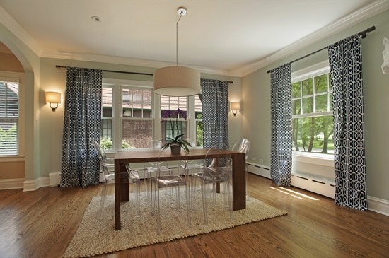 393 Sunset Road Winnetka, IL 60093 - Photo 4 of 15 a living room with furniture and a window