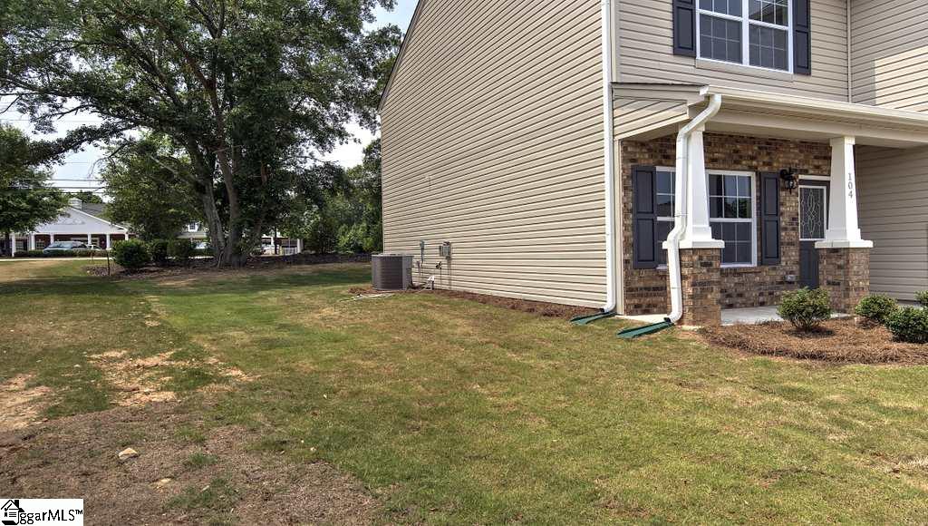 104 Addlestone Circle Fountain Inn, SC 29644 - Photo 3 of 27 Gallery Image 3