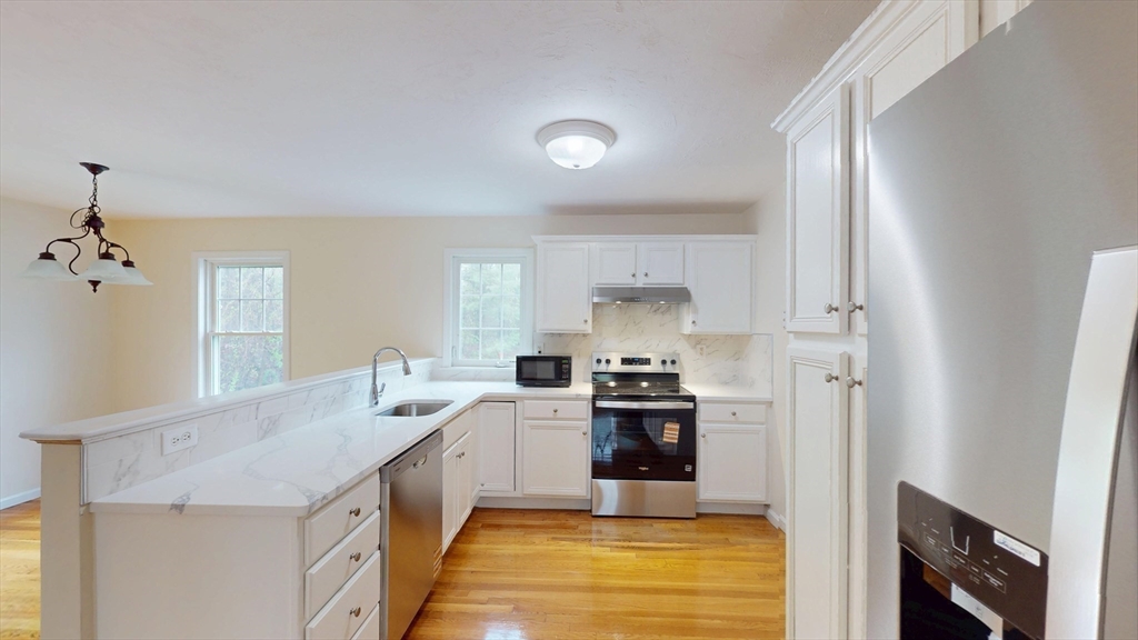 8 West Side Drive Acton, MA 01720 - Photo 4 of 18