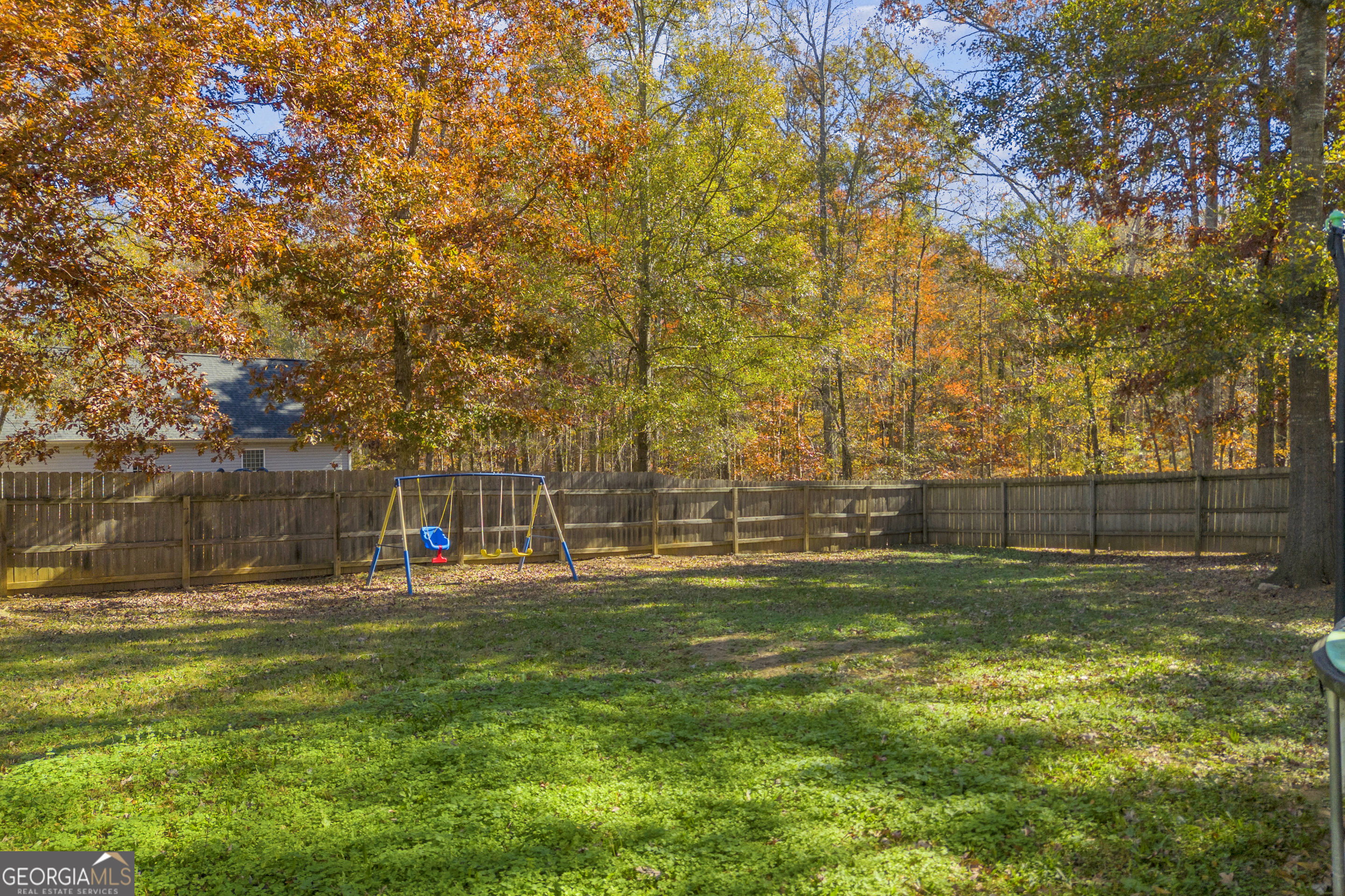 323 North Point Circle Hartwell, GA 30643 - Photo 5 of 42 a view of a backyard