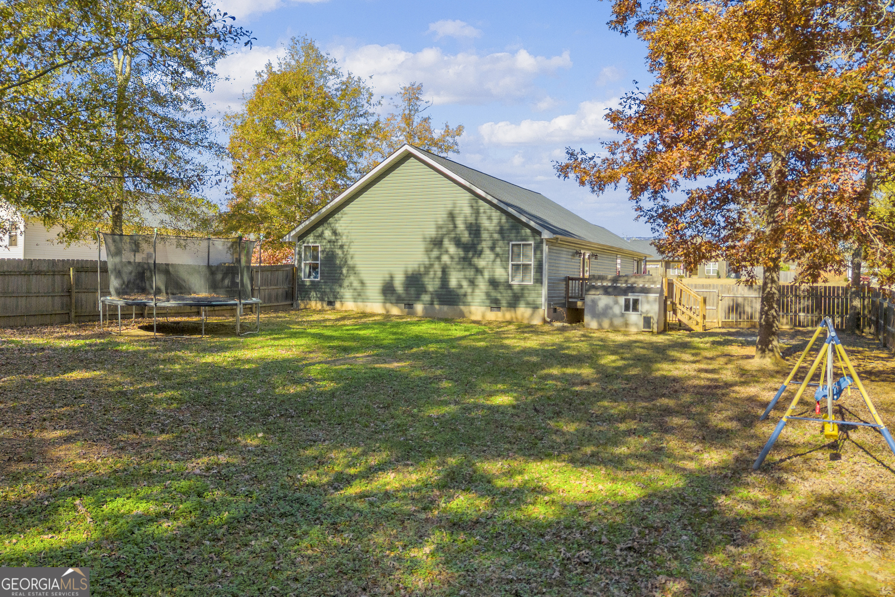 323 North Point Circle Hartwell, GA 30643 - Photo 6 of 42 a view of a house with a big yard