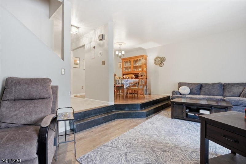 76 Hickory Way Mount Arlington, NJ 07856 - Photo 11 of 27