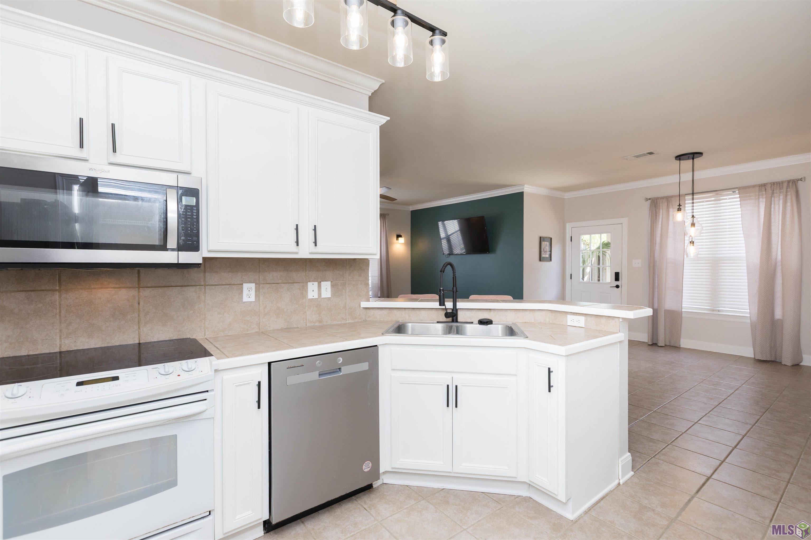 10600 Lakes Boulevard, Unit 201 Baton Rouge, LA 70810 - Photo 11 of 27 Gallery Image 11