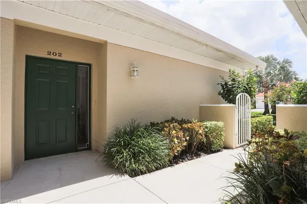 $2,600 | 5145 Cobble Creek Court, Unit G202, Naples, FL 34110