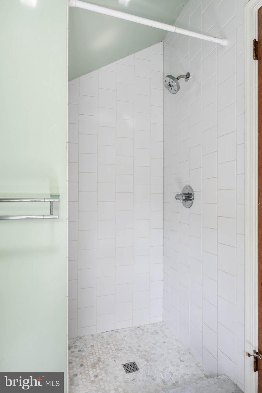 318 West Wayne Avenue Wayne, PA 19087 - Photo 19 of 25