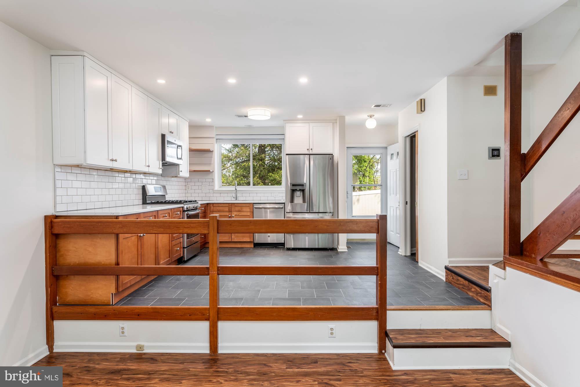 318 West Wayne Avenue Wayne, PA 19087 - Photo 4 of 25