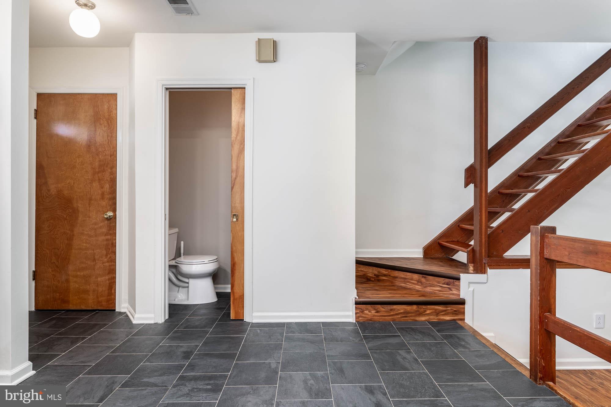 318 West Wayne Avenue Wayne, PA 19087 - Photo 6 of 25