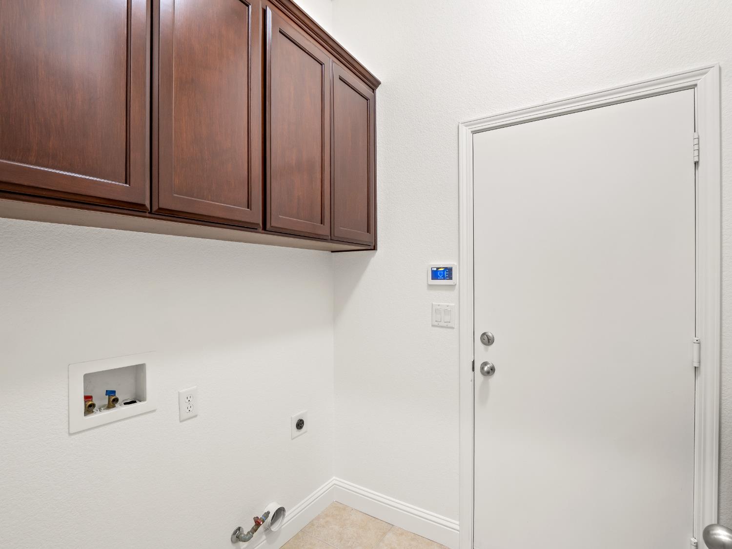 8683 North Richelle Avenue Fresno, CA 93720 - Photo 27 of 44 a view of cabinets