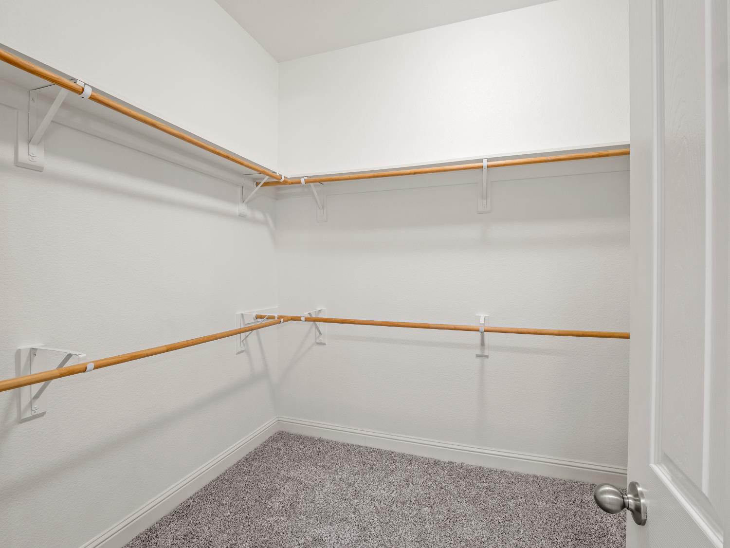 8683 North Richelle Avenue Fresno, CA 93720 - Photo 36 of 44 a view of an empty walk in closet