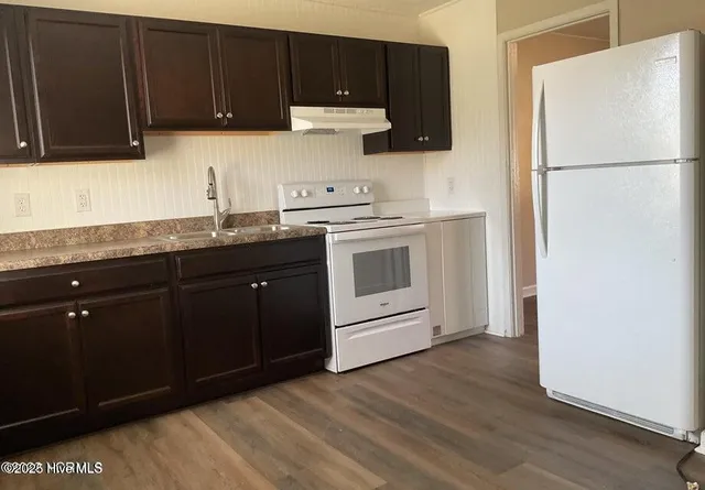 $897 | 1018 Davis Street, Jacksonville, NC 28540