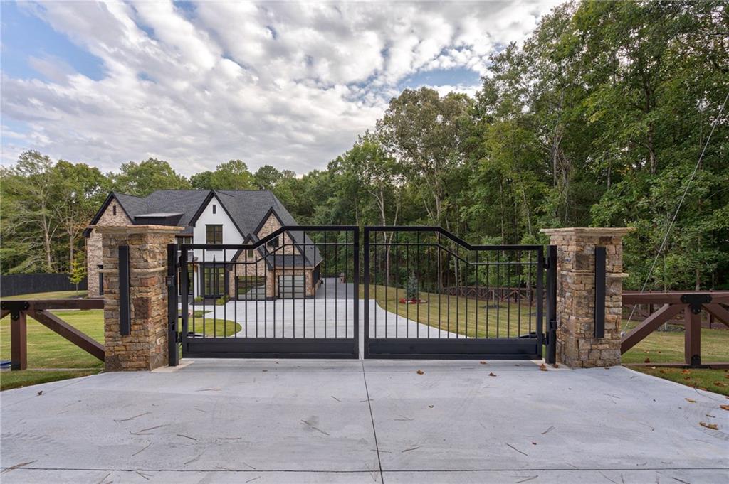 4459 Grady Smith Road Loganville, GA 30052 - Photo 13 of 124