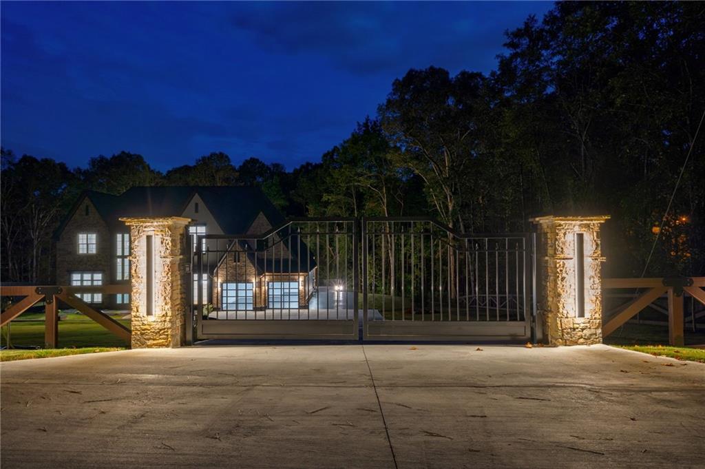 4459 Grady Smith Road Loganville, GA 30052 - Photo 14 of 124