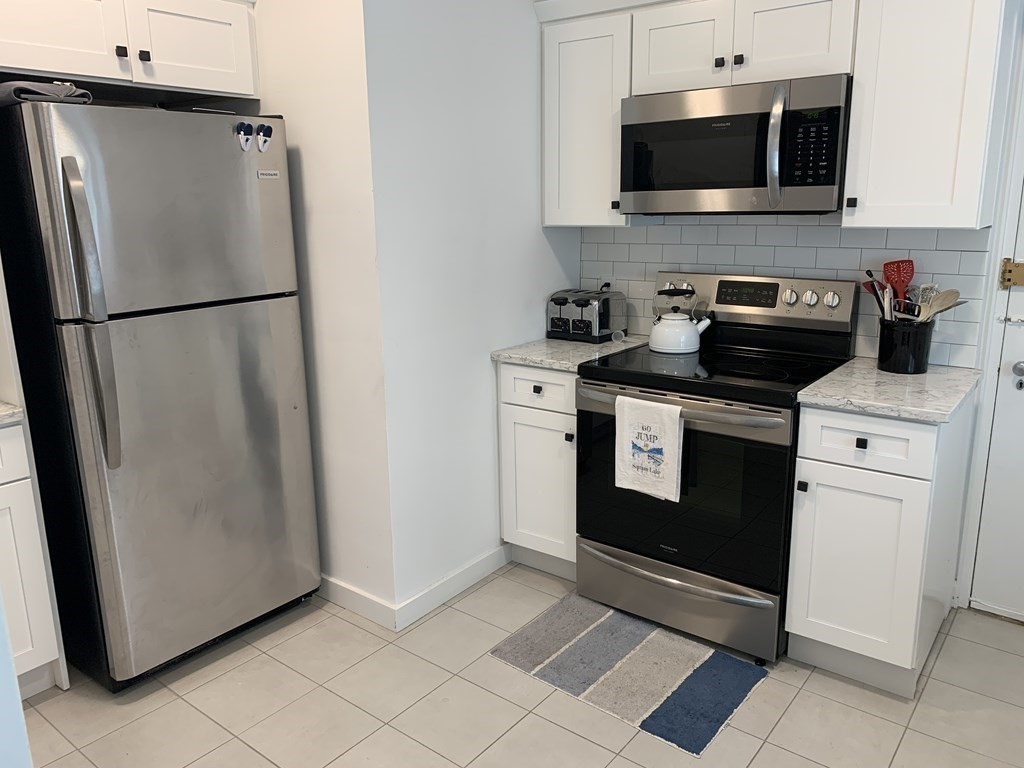 94 Griggs Road, Unit 11 Brookline, MA 02446 - Photo 4 of 12