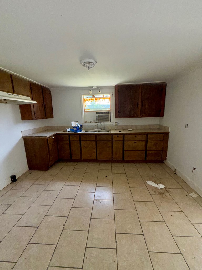 304 Opp Avenue Andalusia, AL 36420 - Photo 8 of 14 Kitchen