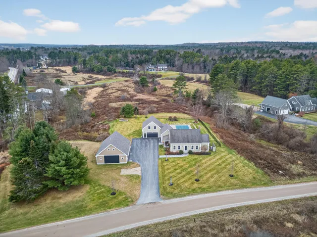 $1,650,000 | 10 Stockholm Drive, Cumberland, ME 04021