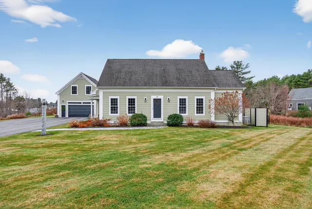 $1,650,000 | 10 Stockholm Drive, Cumberland, ME 04021