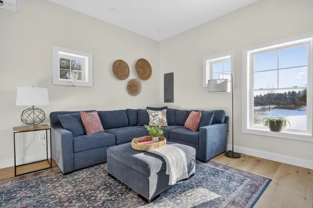 $1,650,000 | 10 Stockholm Drive, Cumberland, ME 04021